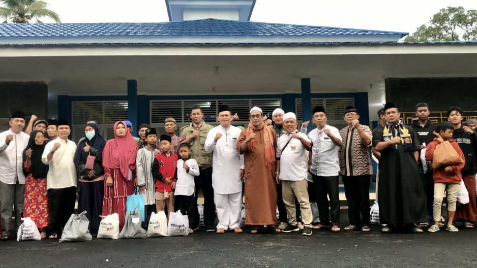 Kepala Dinas Sosial Menghadiri Subuhan Bersama Komunitas Bikers, Syukuran Renovasi Masjid, dan Pembagian Bansos Atensi YaPi serta Lansia Kota Tasikmalaya